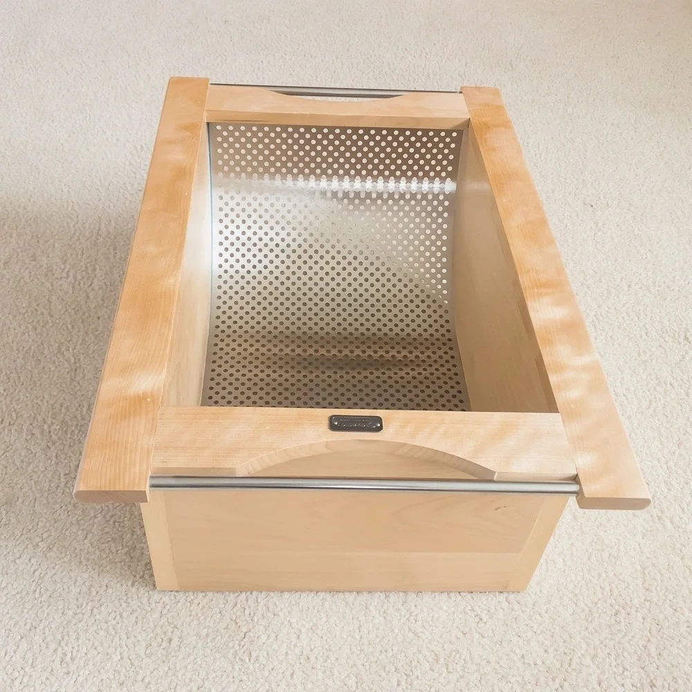 REV-A-SHELF 18IN WIDE MAPLE WITH STAINLESS STEEL PRODUCE BASKET 4SSB-18-MP